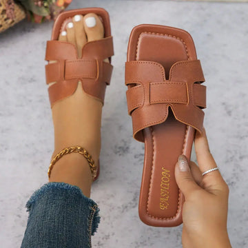 Luxury Summer Slippers Women Flat Outdoor Trend Beach Sandals Female Flip Flops Brand Design Slides Shoes Woman 2025 Big Size 43 Lady T Fashions