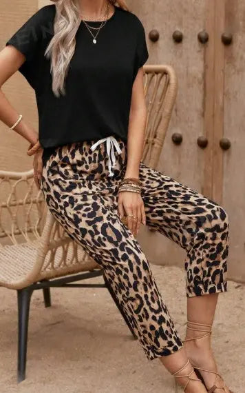 Summer Solid Color Round Neck Short Sleeve T-Shirt And Leopard Print Casual Pants Two Piece Set For Women Lady T Fashions