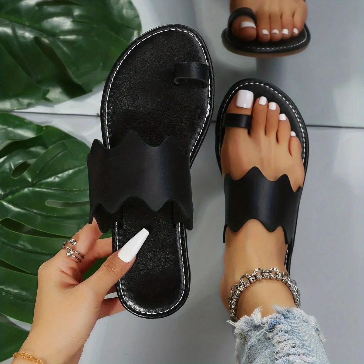 Women's Flat Slide Sandals, Black Open Toe Non Slip Toe Loop Shoes, Casual Outdoor Beach Slides Lady T Fashions