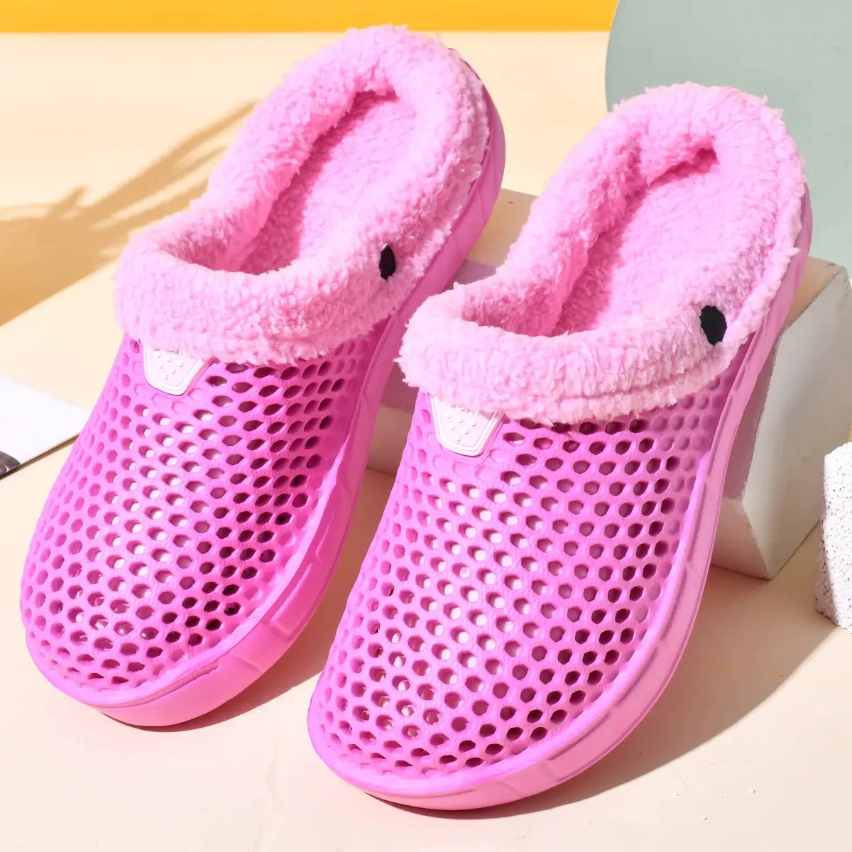 Couple Style Men's and Women's Cotton Slippers Winter Warm Plus Velvet Thickened Clogs Mule Shoes Lady T Fashions