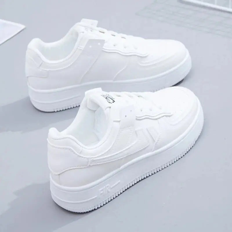 Casual Sports Shoes Spring and Autumn Fashion New Comfortable Round Toe Thick-soled Breathable Sports Shoes with Random Letters on the Upper Lady T Fashions