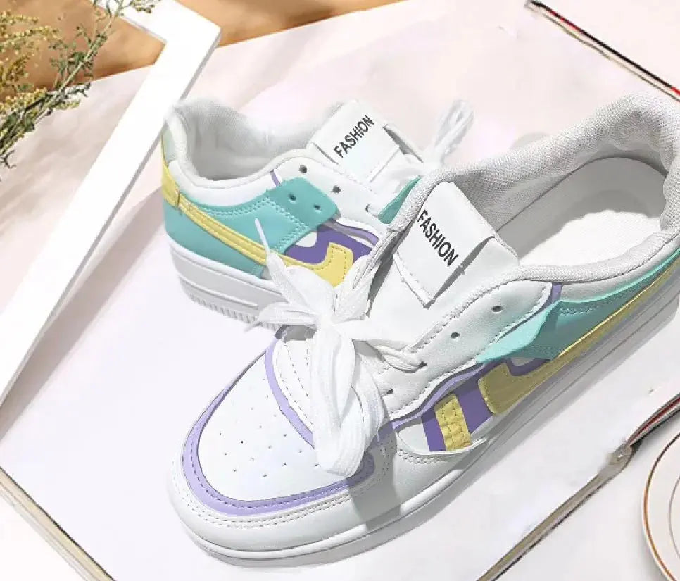 Casual Sports Shoes Spring and Autumn Fashion New Comfortable Round Toe Thick-soled Breathable Sports Shoes with Random Letters on the Upper Lady T Fashions