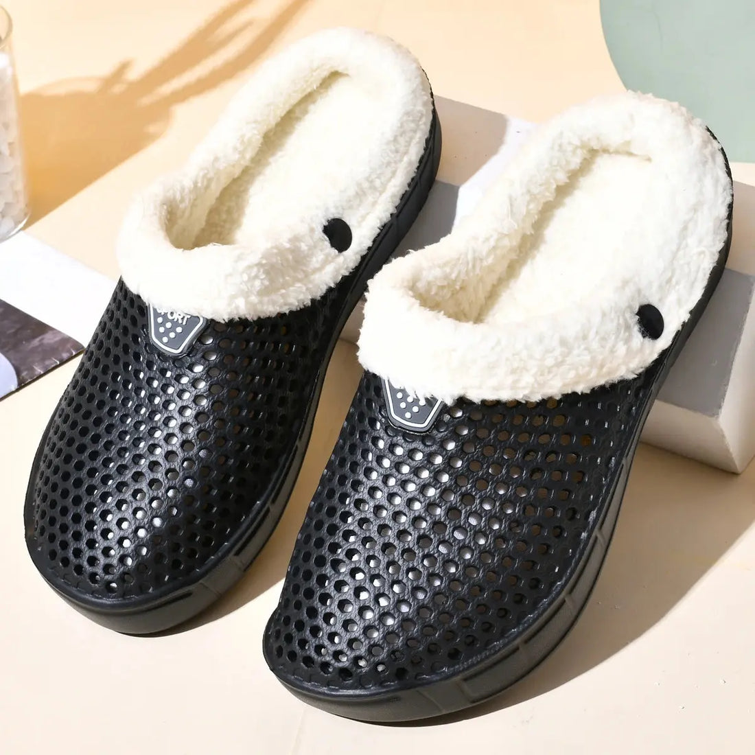 Couple Style Men's and Women's Cotton Slippers Winter Warm Plus Velvet Thickened Clogs Mule Shoes Lady T Fashions