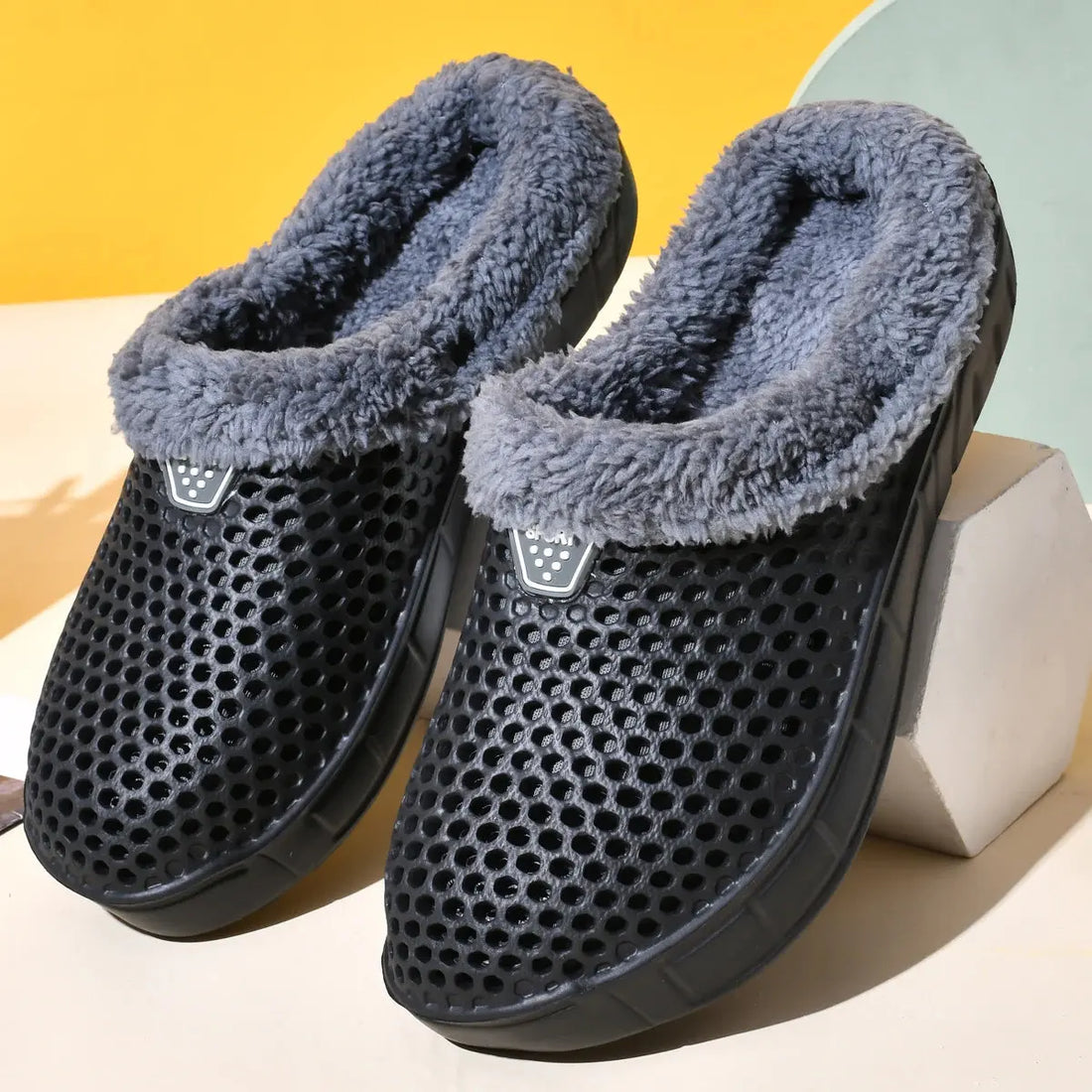 Couple Style Men's and Women's Cotton Slippers Winter Warm Plus Velvet Thickened Clogs Mule Shoes Lady T Fashions