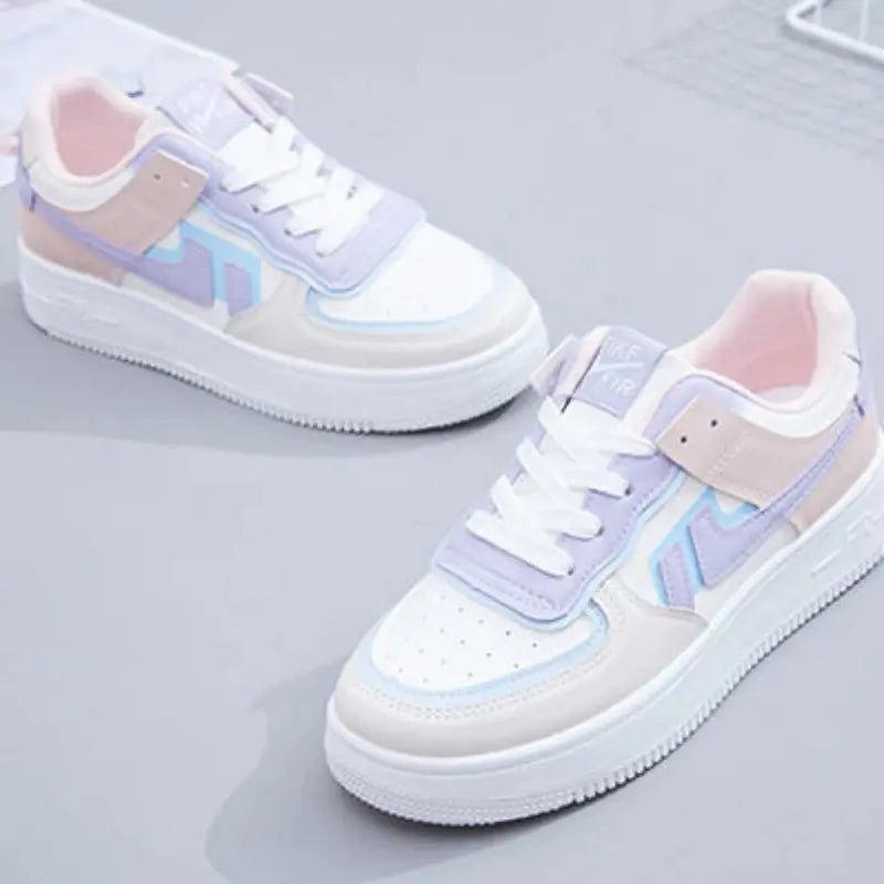 Casual Sports Shoes Spring and Autumn Fashion New Comfortable Round Toe Thick-soled Breathable Sports Shoes with Random Letters on the Upper Lady T Fashions