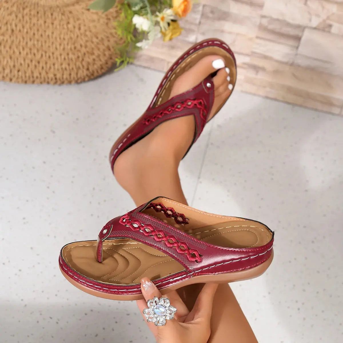Women Slippers Summer Handmade Leather Slippers Trendy Lightweight Fashion Shoes Outdoor Comfortable Simple Sandals Slides Women Lady T Fashions