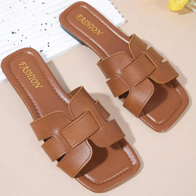 Luxury Summer Slippers Women Flat Outdoor Trend Beach Sandals Female Flip Flops Brand Design Slides Shoes Woman 2025 Big Size 43 Lady T Fashions