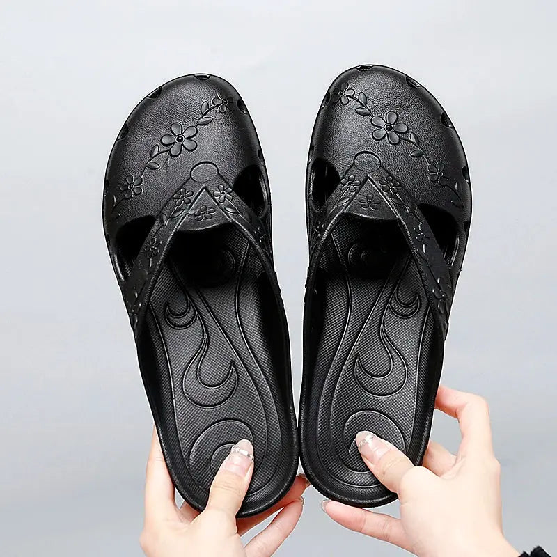 Summer Women's Slippers Fashion Breathable Outdoor Platform Baotou For Women Jelly Slippers Indoor House Beach Roma Hole Shoes Lady T Fashions
